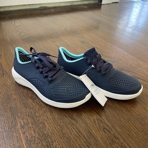 Crocs Women’s LiteRide Pacer Sneaker size 7